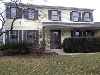 1517 Marquette Ave, Naperville, IL 60565
