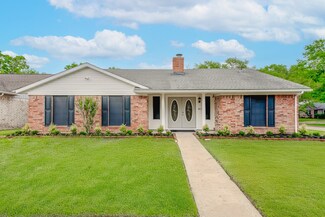 16602 Cairnway Dr, Houston, TX 77084
