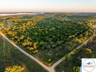 000 Violet Ave, Edwards, MO 65326