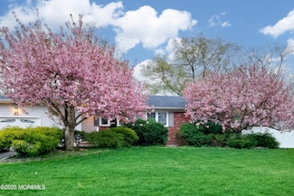81 Shady Nook Dr, Toms River, NJ 08755