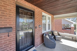 2032 Alameda Ave, Saint Louis, MO 63143