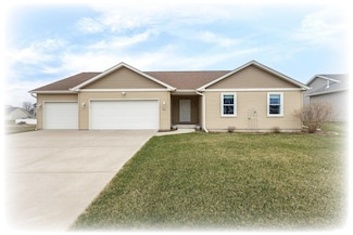 306 Torrey Pines Dr, Eldridge, IA 52748