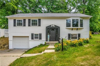 3278 Lullaby Ln, Clinton, OH 44216