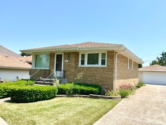 781 N Van Auken St, Elmhurst, IL 60126