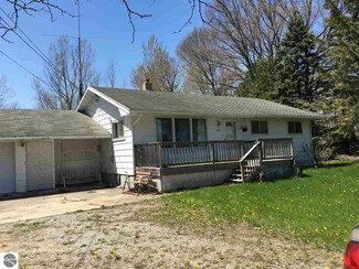 2139 N Huron Rd, Tawas City, MI 48763
