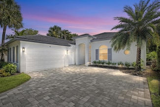 118 N Village Way, Jupiter, FL 33458