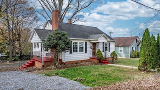 1235 10th St NE, Hickory, NC 28601