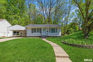 1909 Jersey Ridge Rd, Davenport, IA 52803