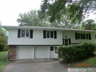30243 Broadway St, Lindstrom, MN 55045