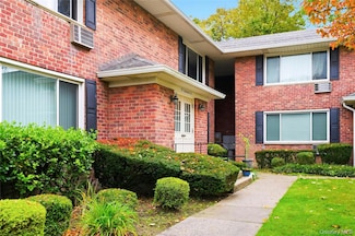 131 Edmunton Dr Unit G14, North Babylon, NY 11703