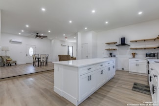 4344 Mountain Pass, von Ormy, TX 78073