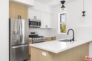 5050 Cleon Ave Unit 2, Los Angeles, CA 91601