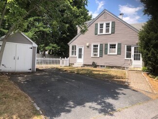 28 Frederick St, Rumford, RI 02916