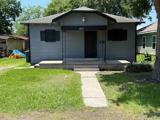 1637 15th St, Port Arthur, TX 77640