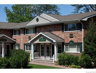 20 Westgate Dr Unit No15, Bohemia, NY 11716