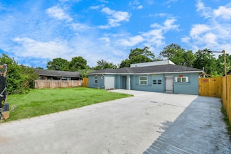 5714 Doulton Dr, Houston, TX 77033