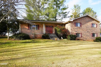 1318 Golf Course Rd, Newport, TN 37821