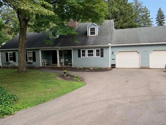 1104 Mansell Dr, Youngstown, OH 44505