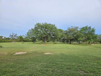 596 Seminole Trail, Dale, TX 78616