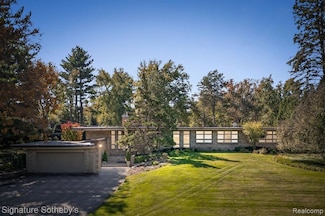 5280 Brookdale Rd, Bloomfield Hills, MI 48304