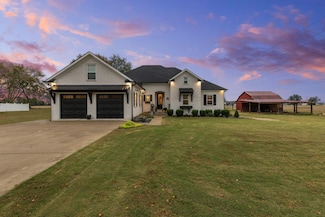 202 Lonnie Dr, Muscle Shoals, AL 35661