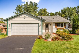 361 Poplar Dr, Saint Paul, MN 55126