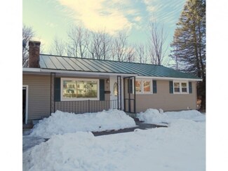3 Mulberry St, Claremont, NH 03743