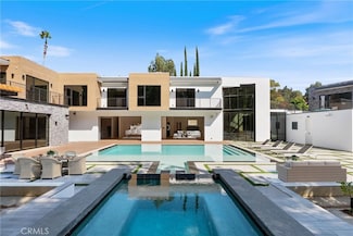 4653 Vanalden Ave, Tarzana, CA 91356