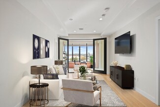 152 Old Colony Ave Unit 24, Boston, MA 02127