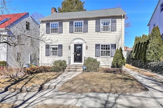 34 Greaton Dr, Providence, RI 02906
