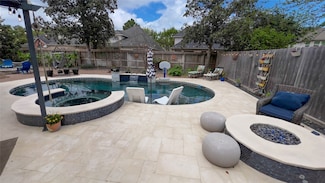 4311 Towering Oak Ct, Houston, TX 77059