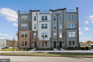 2139 Glacier Rd, Herndon, VA 20170