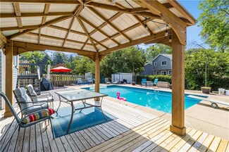505 53rd St, West Des Moines, IA 50266