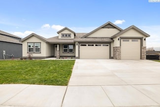 12010 Dunsmuir Dr, Pasco, WA 99301