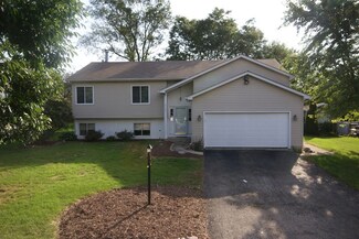 5S755 Timberlane Dr, Naperville, IL 60563