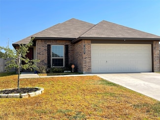 832 Mockingbird St, Navasota, TX 77868