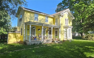 700 Broad St, Waverly, MO 64096