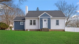 260 Valley Rd, Middletown, RI 02842