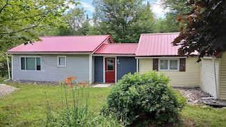 393 Lagrange Rd, Bradford, ME 04410