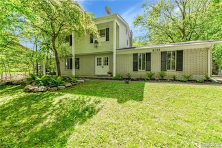 8315 Reese Rd, Clarkston, MI 48348