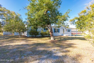 146 Barbee St, Harkers Island, NC 28531