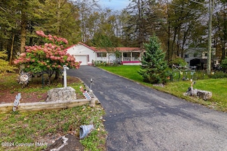 616 Glen Circle Dr, Tobyhanna, PA 18466