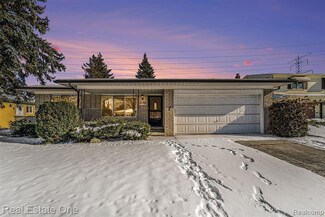 31708 Palomino Dr, Warren, MI 48093