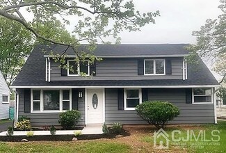 228 Bloomfield Ave, Iselin, NJ 08830