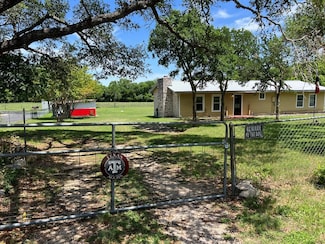 314 Trainer Rd, Blanco, TX 78606