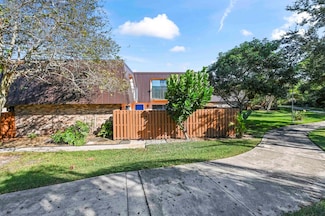 5708 SE Windsong Ln, Stuart, FL 34997