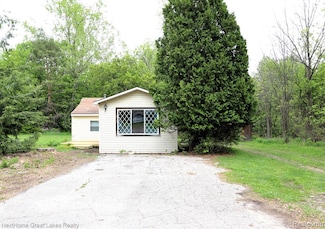 6259 Mercury Ave, Burton, MI 48509