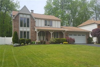 28 Baron Ct, Getzville, NY 14068
