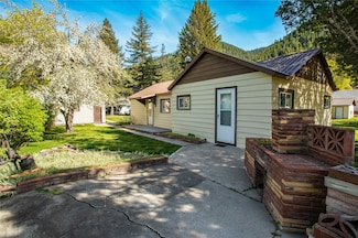 10225 Shady Ln, Bonner, MT 59823