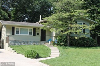 11033 Del Rio Dr, Fairfax, VA 22030